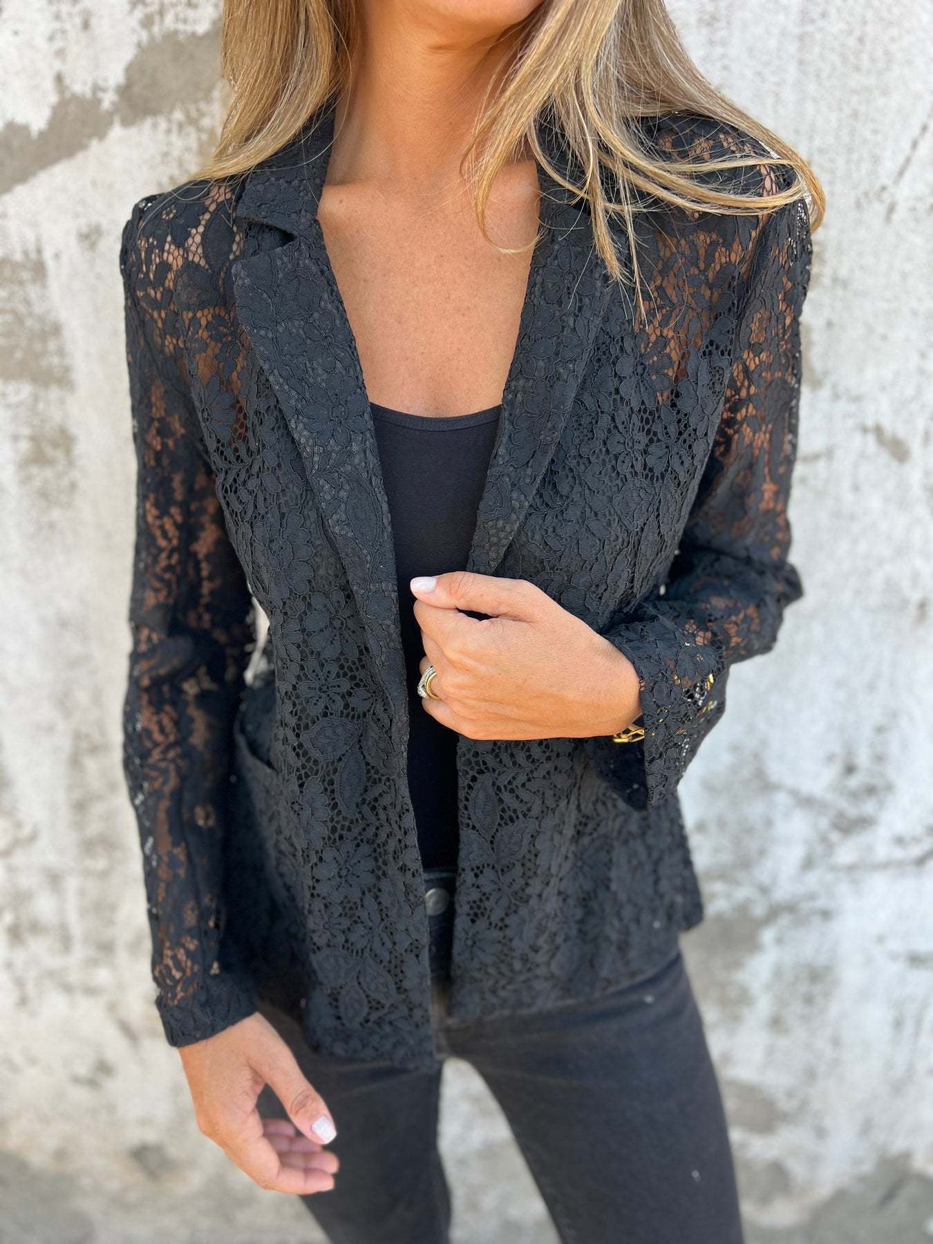 Blazer en Dentelle – Élégant, Léger, Manches Longues pour Femme